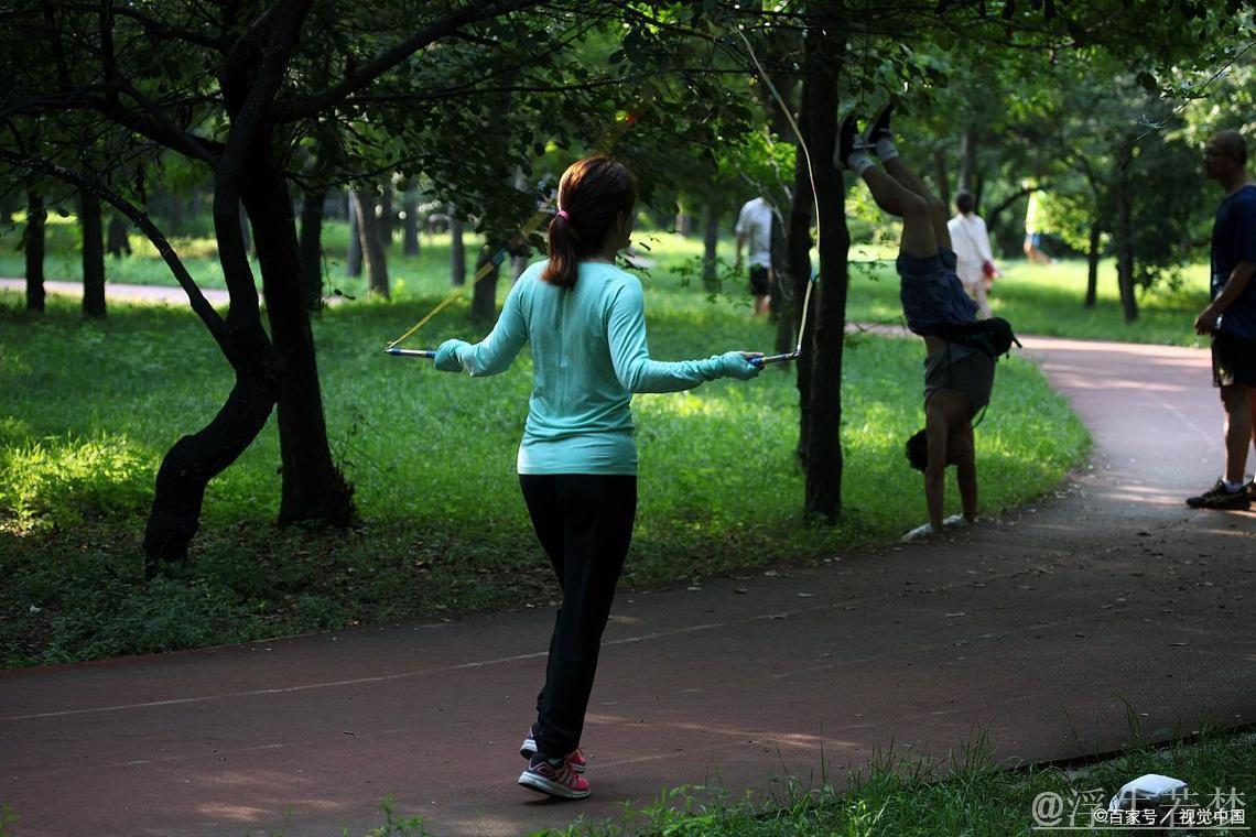 清晨活力操:适度间歇有氧训练 清晨活力操:适度间歇有氧训练